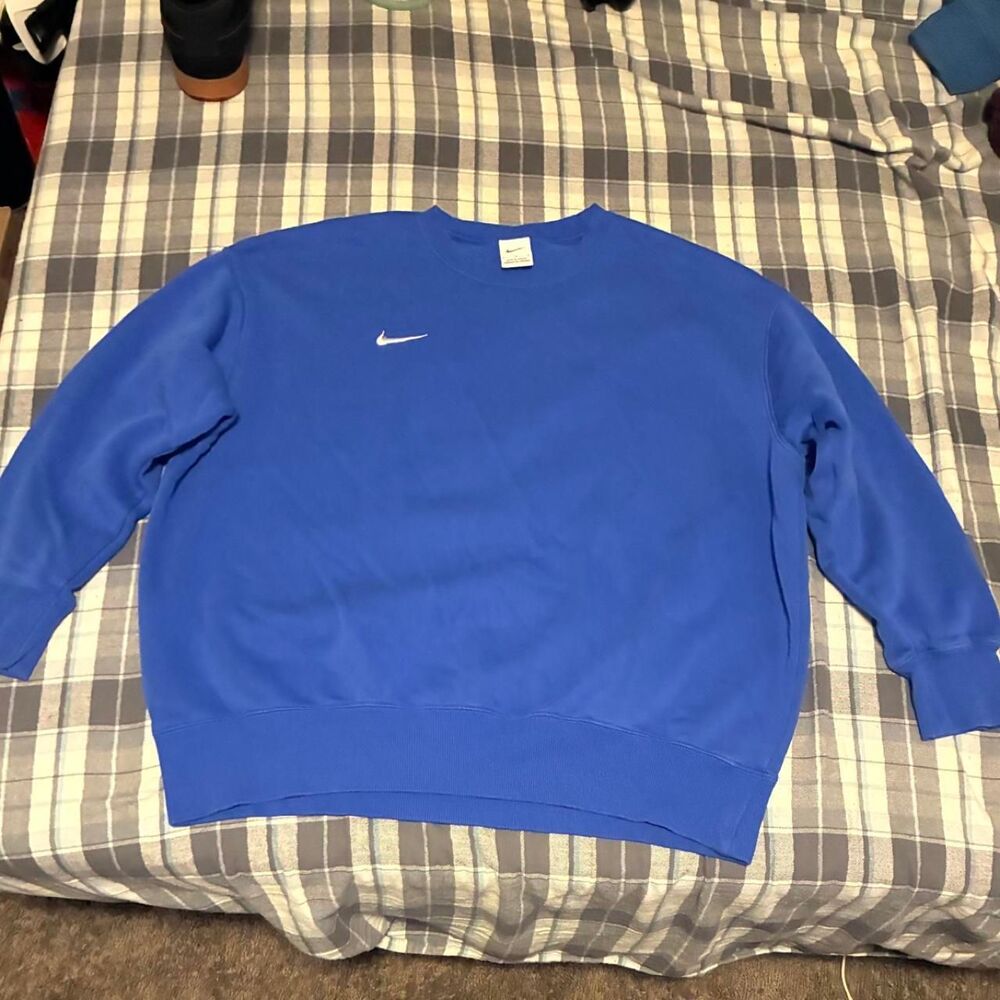 Nike Men's Blue Sweatshirt